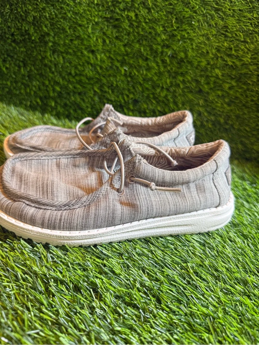 Hey Dude young girls Slip-On Loafers in Light Gray 1Y  women 2